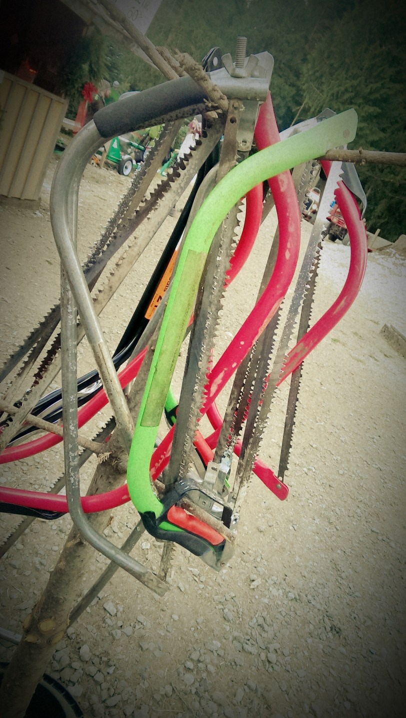 Cutting tools available for anyone, so, no need to bring your own!